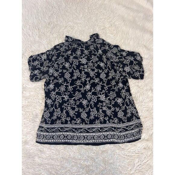 Style & Co Women's Plus Size 22W Black& White 100% Silk Floral Button Up Blouse - Picture 2 of 10